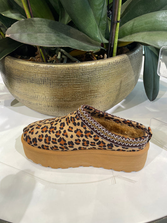 Sabot léopard à plate-forme fourré