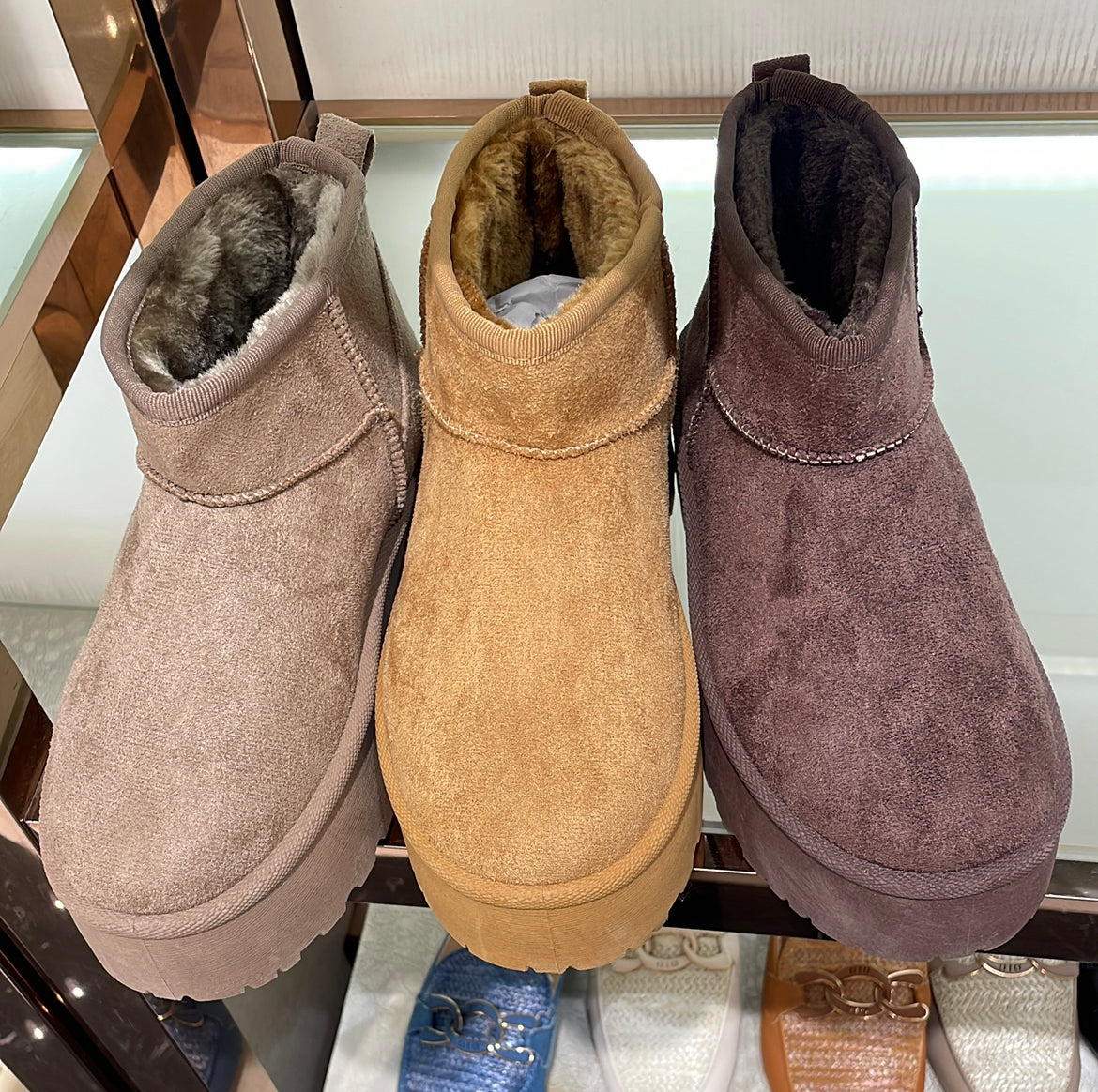 Bottines ultra mini à plateforme fourrées