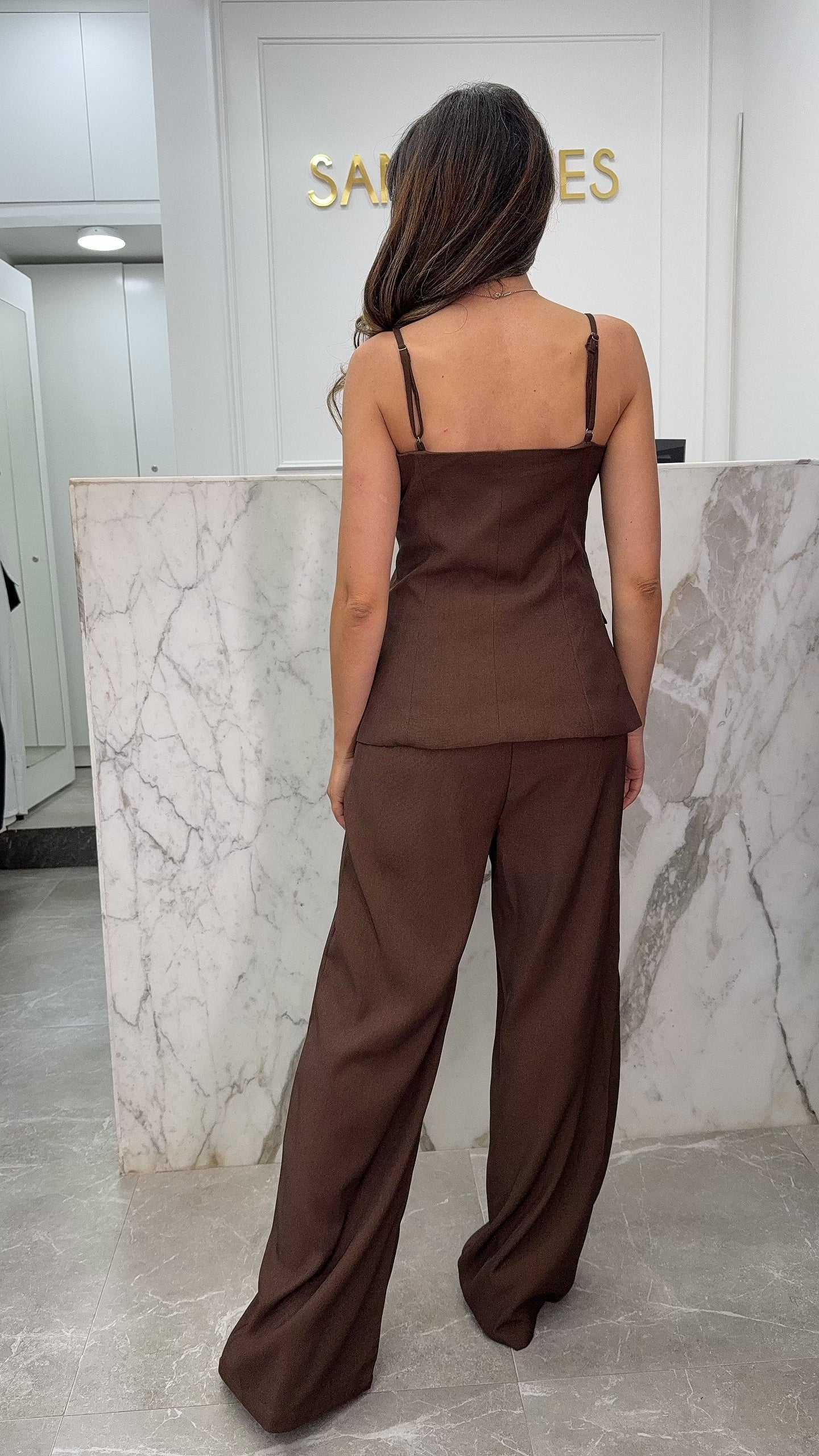 Ensemble bretelles boutons dorées marron