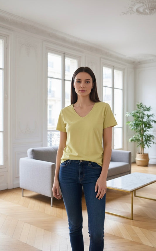 t-shirt simple col V