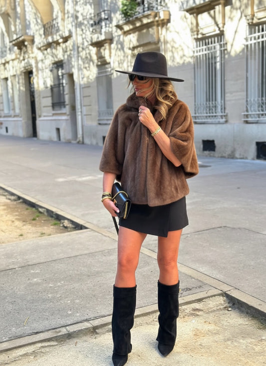 cape capuche bouttons cotés