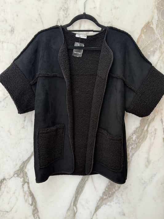 Gilet suedine moumoute manches courtes