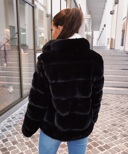 Fourrure courte noire