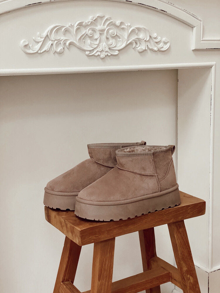 Bottines ultra mini à plateforme fourrées