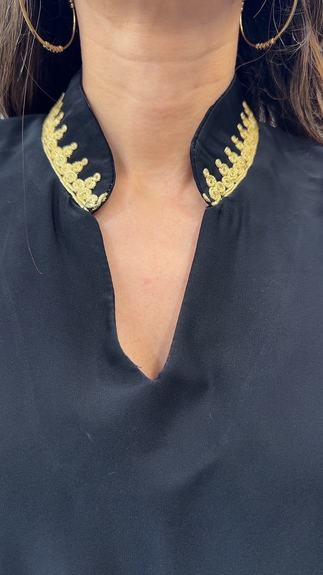 Robe col officier ceinture dorure