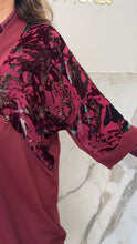 Charger l&#39;image dans la galerie, Kimono bordeaux fleurs Kim gold