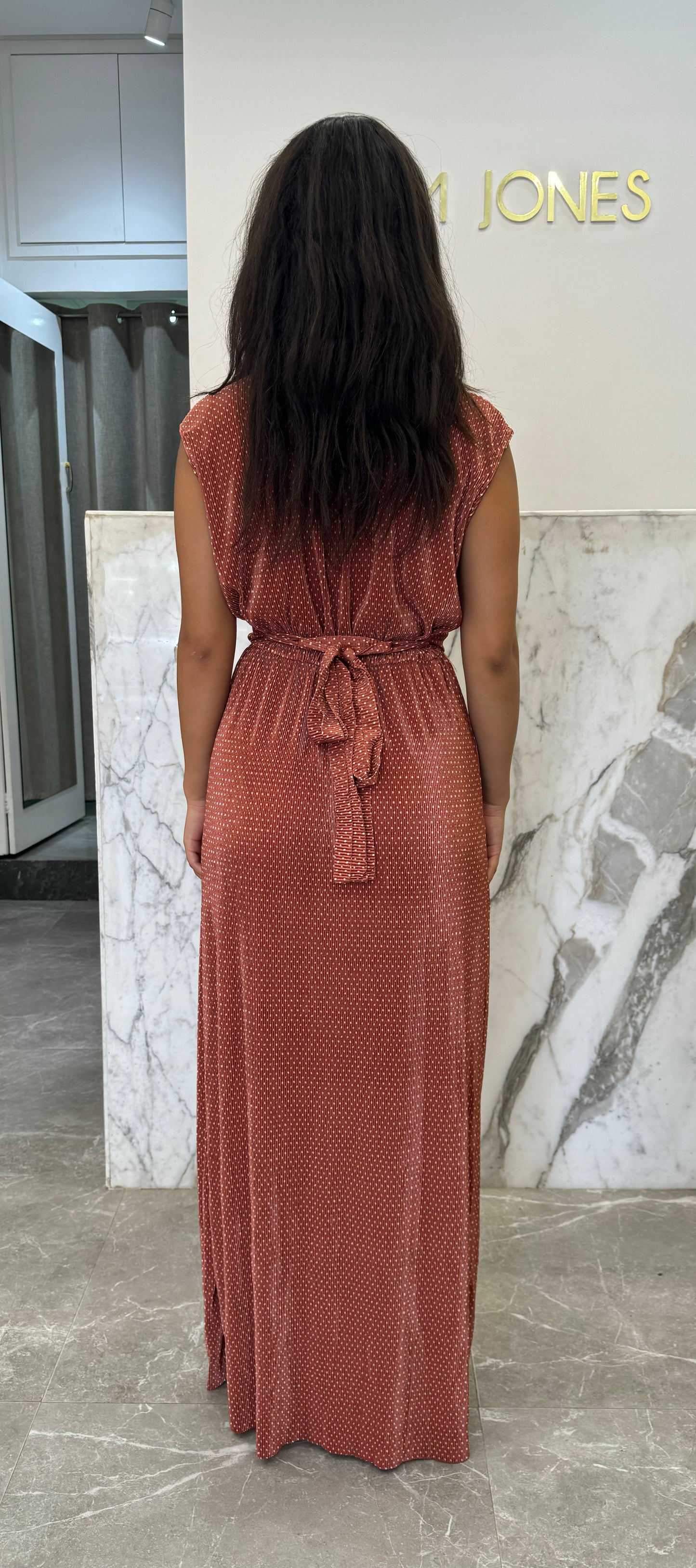 robe longue son manche bouton blanc