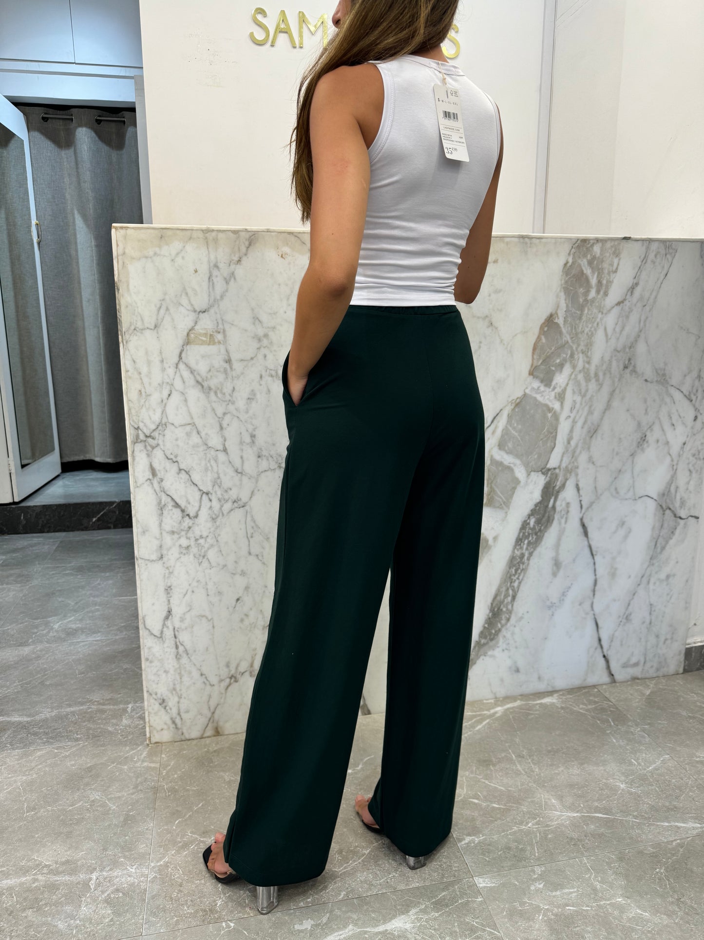 Pantalon vert motif blanc
