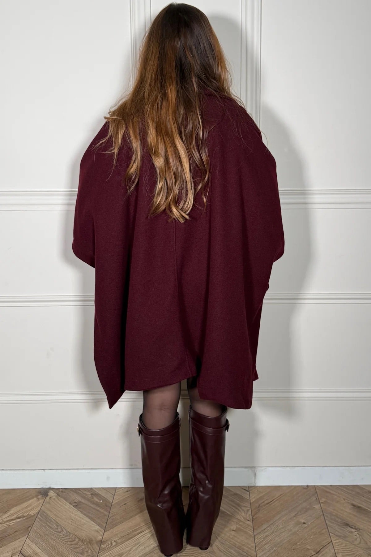 manteau cape cotés ouverts