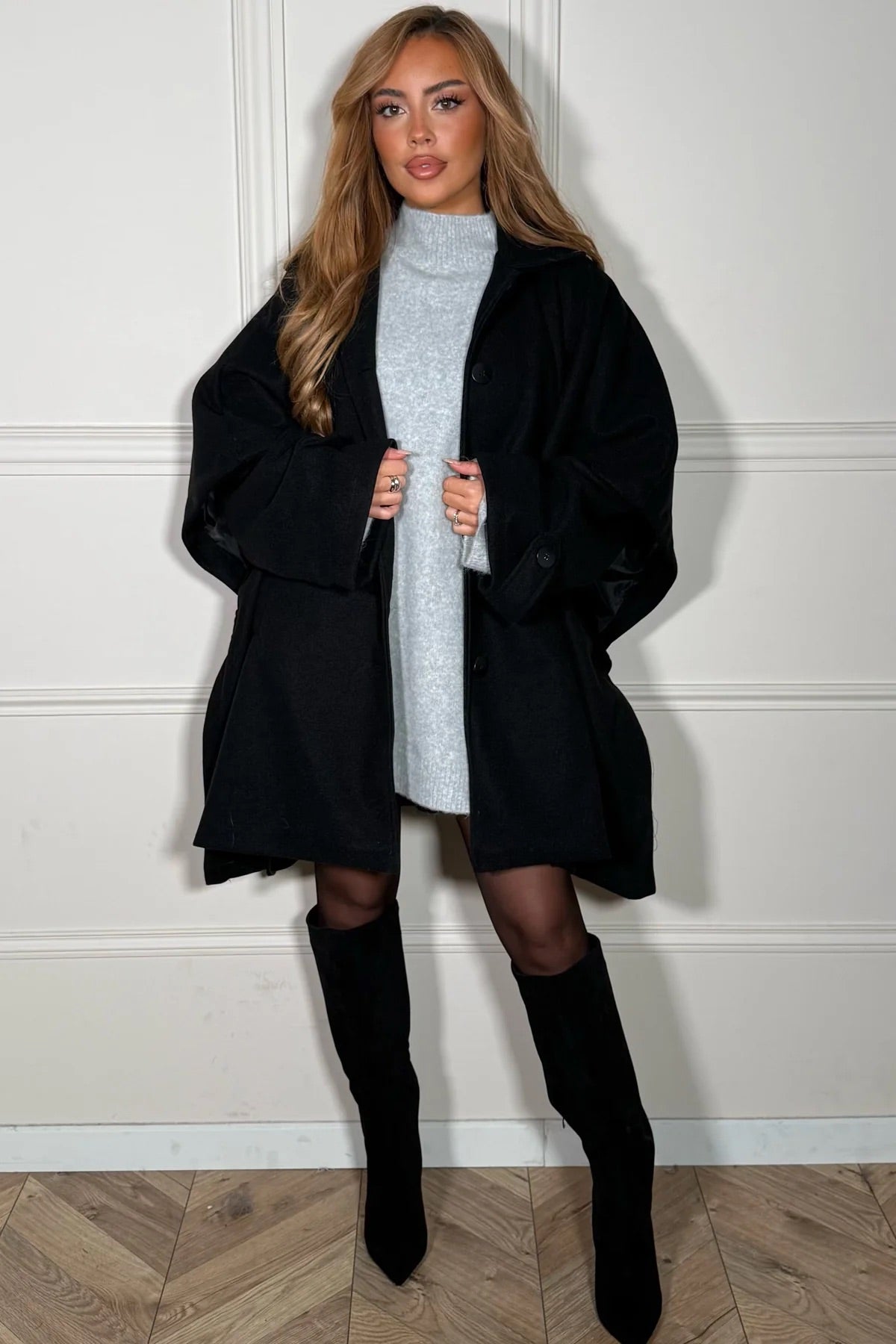 manteau cape cotés ouverts