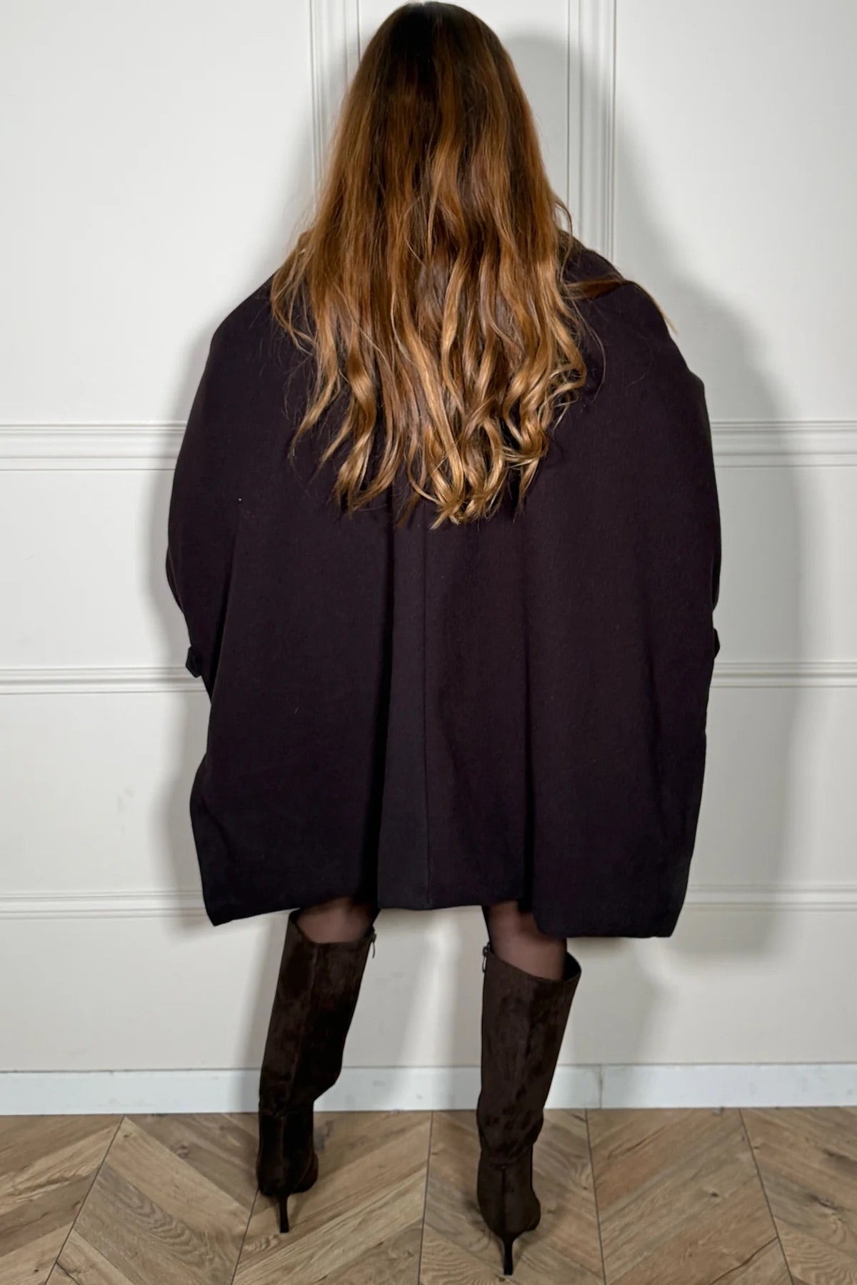 manteau cape cotés ouverts