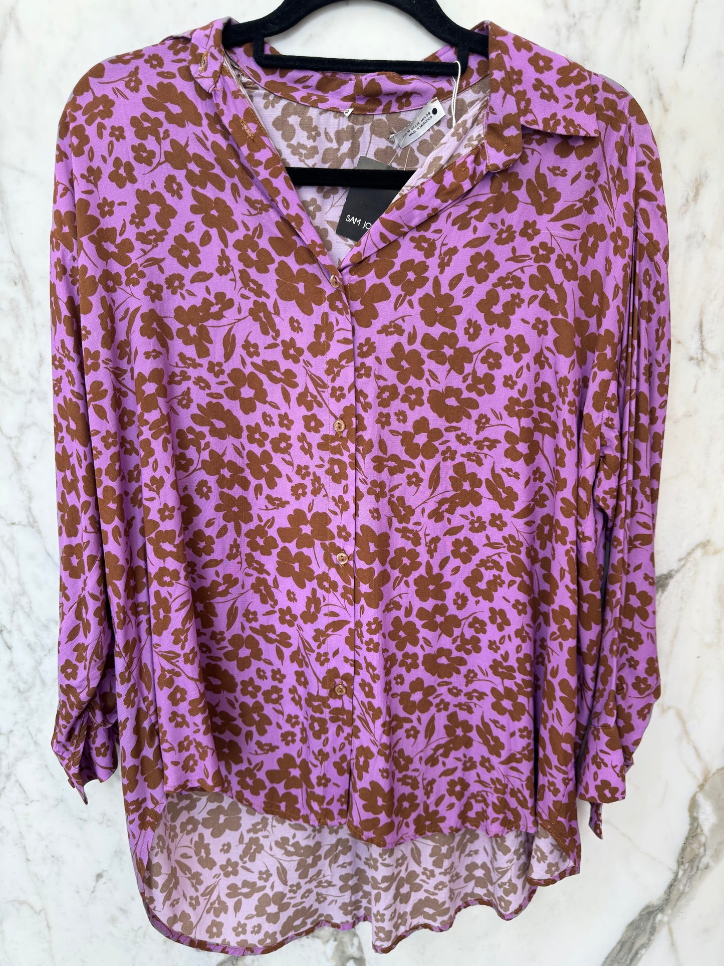 chemise a fleurs mauves