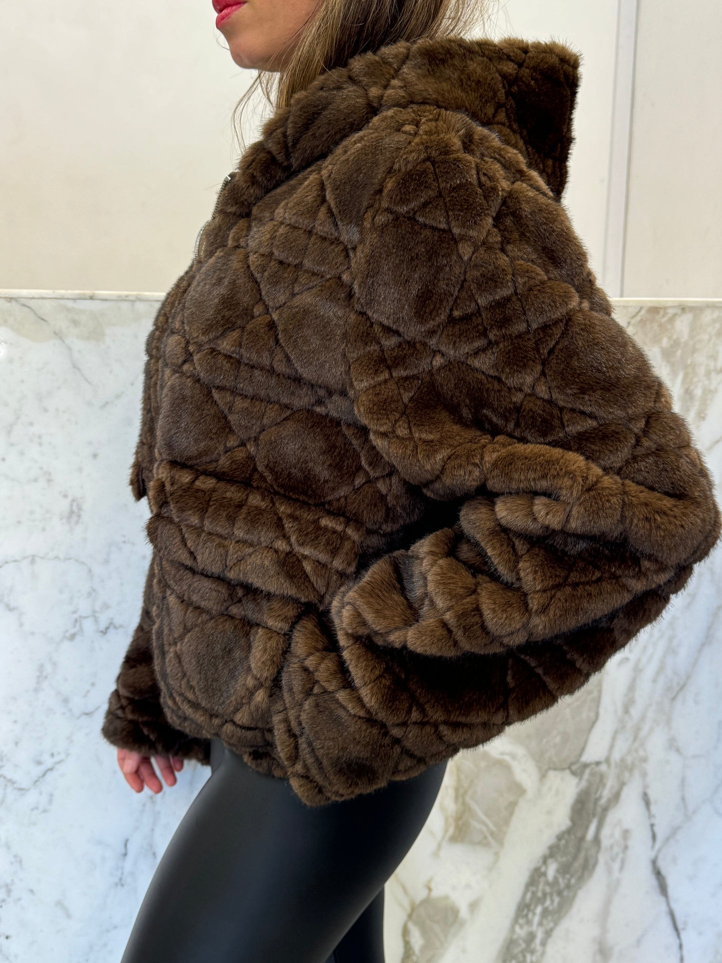 fourrure style DIOR capuche