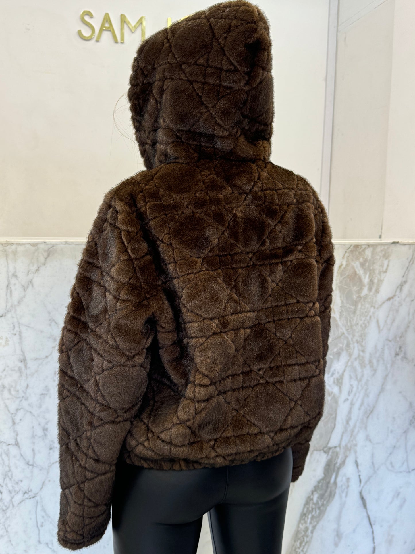 fourrure style DIOR capuche