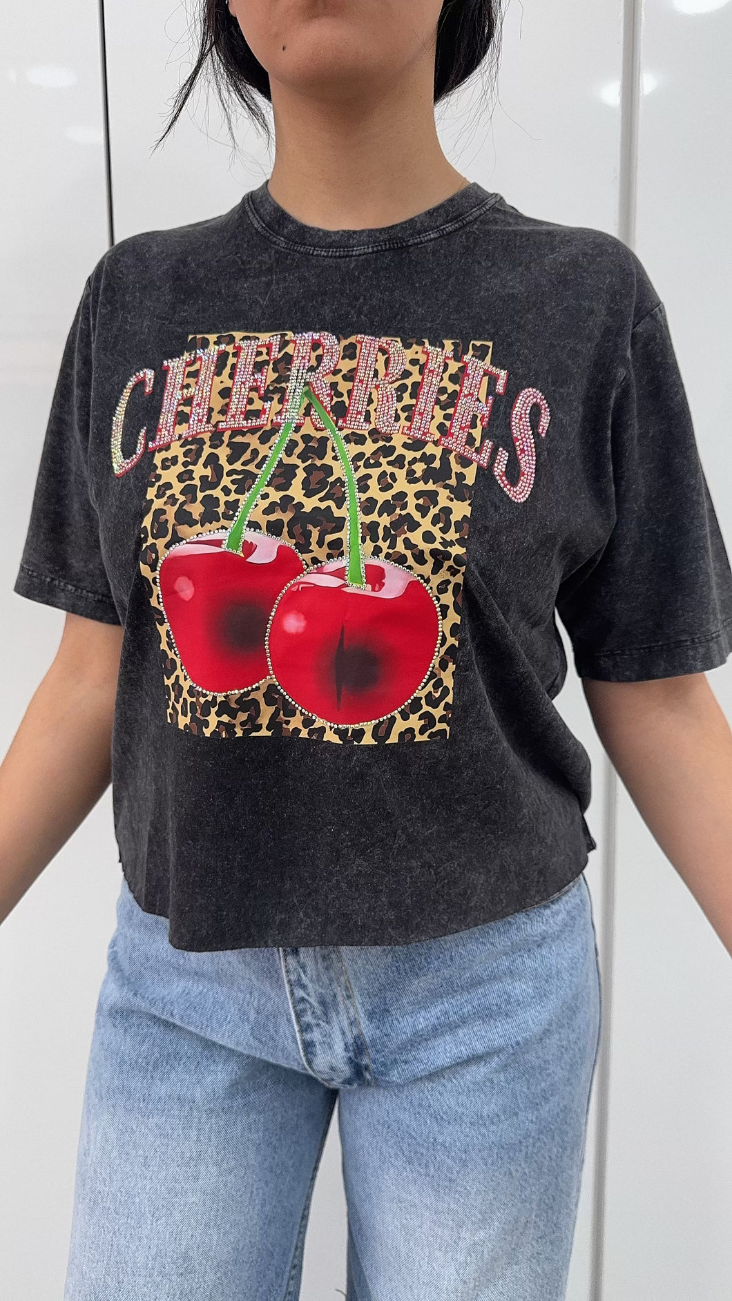 t-shirt cherries cerise