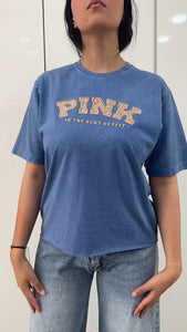 t-shirt pink