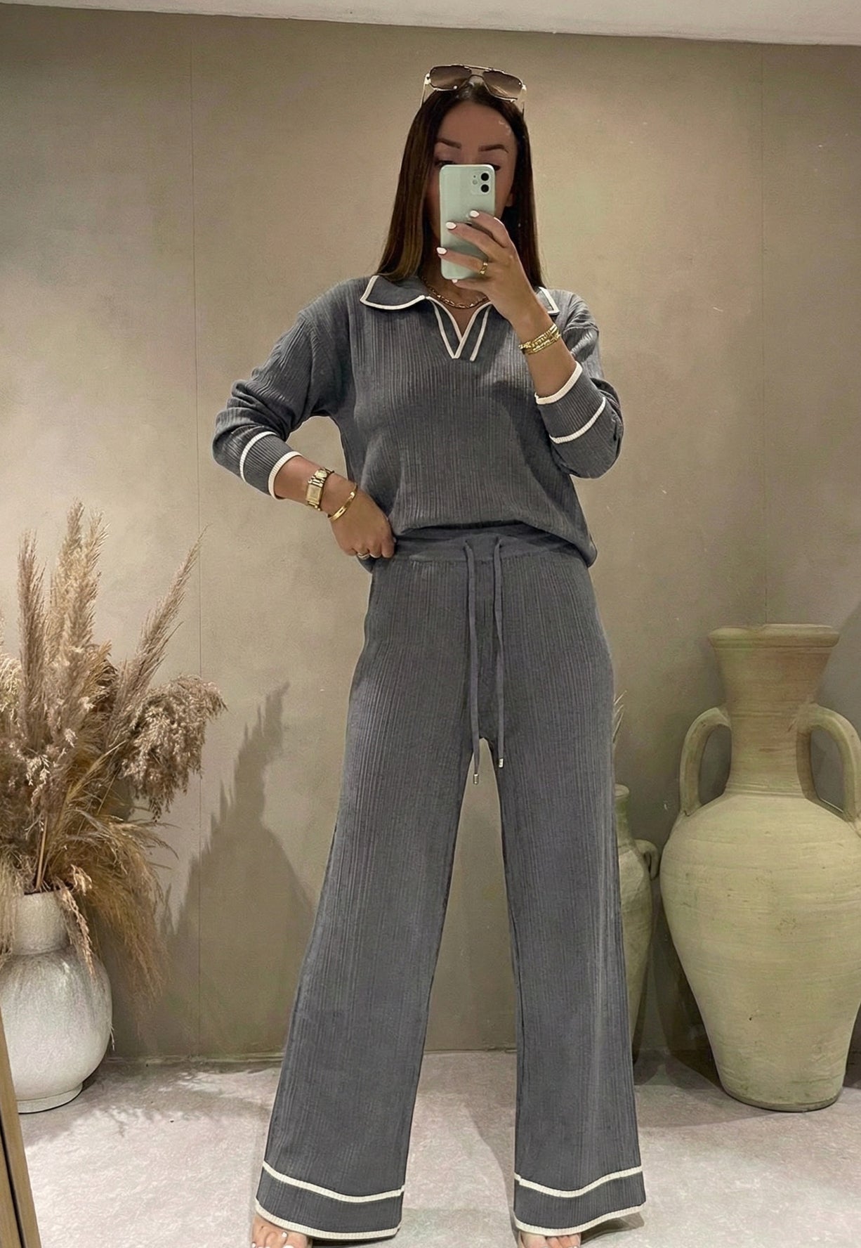 ensemble trai rayures creusées