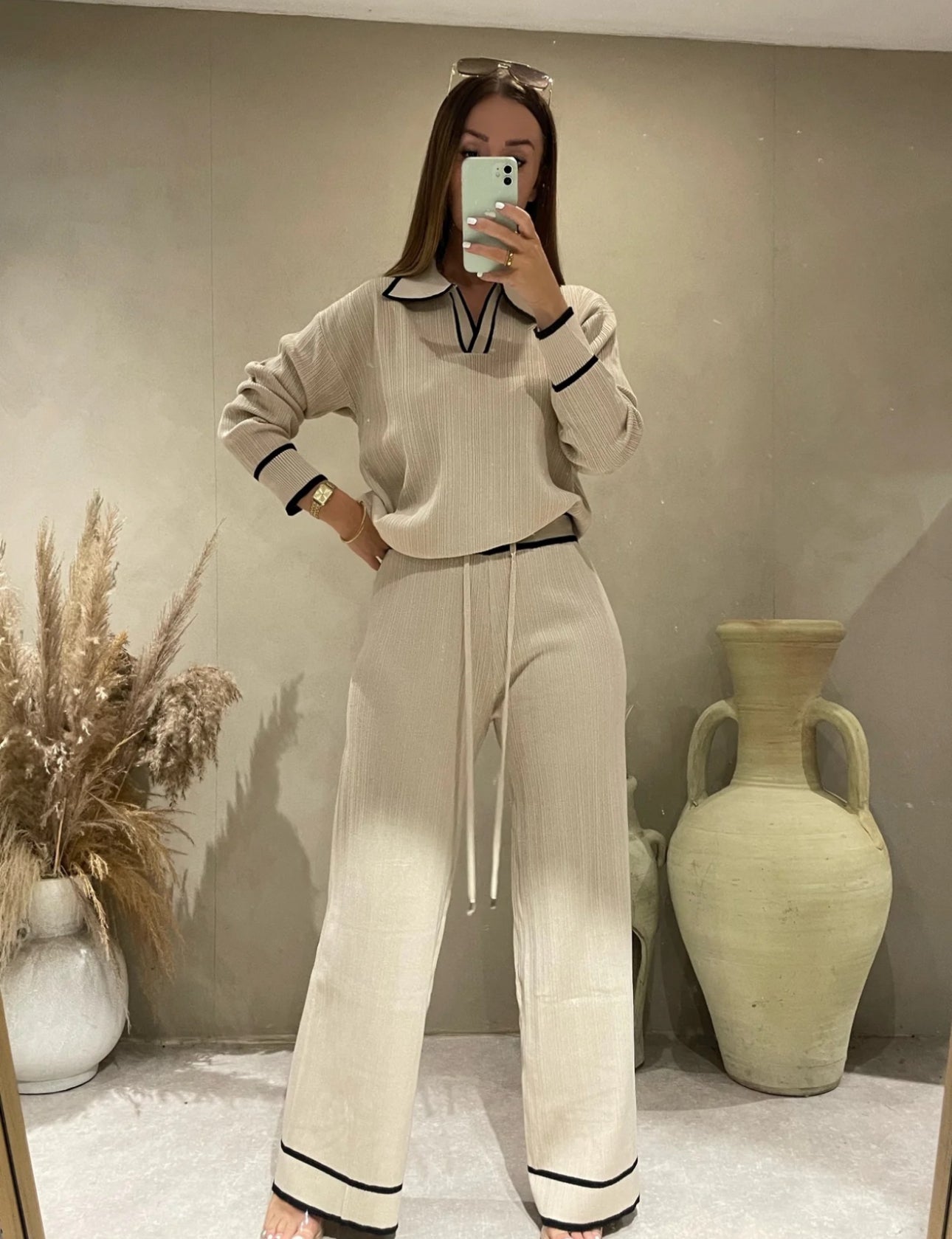 ensemble trai rayures creusées