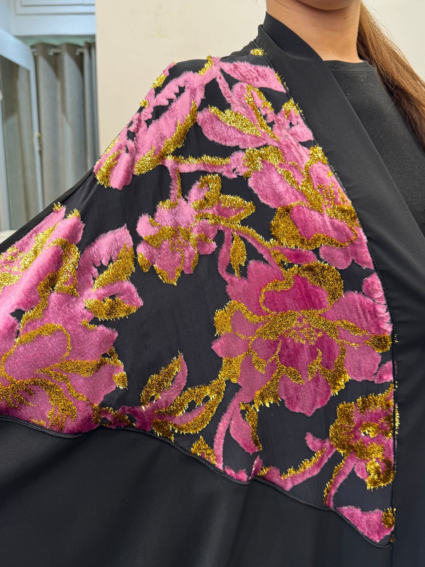 kimono noir voulour rose