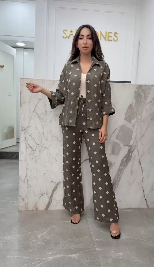 ensemble kaki motif blanc style lin