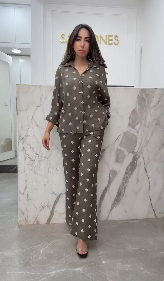 ensemble kaki motif blanc style lin