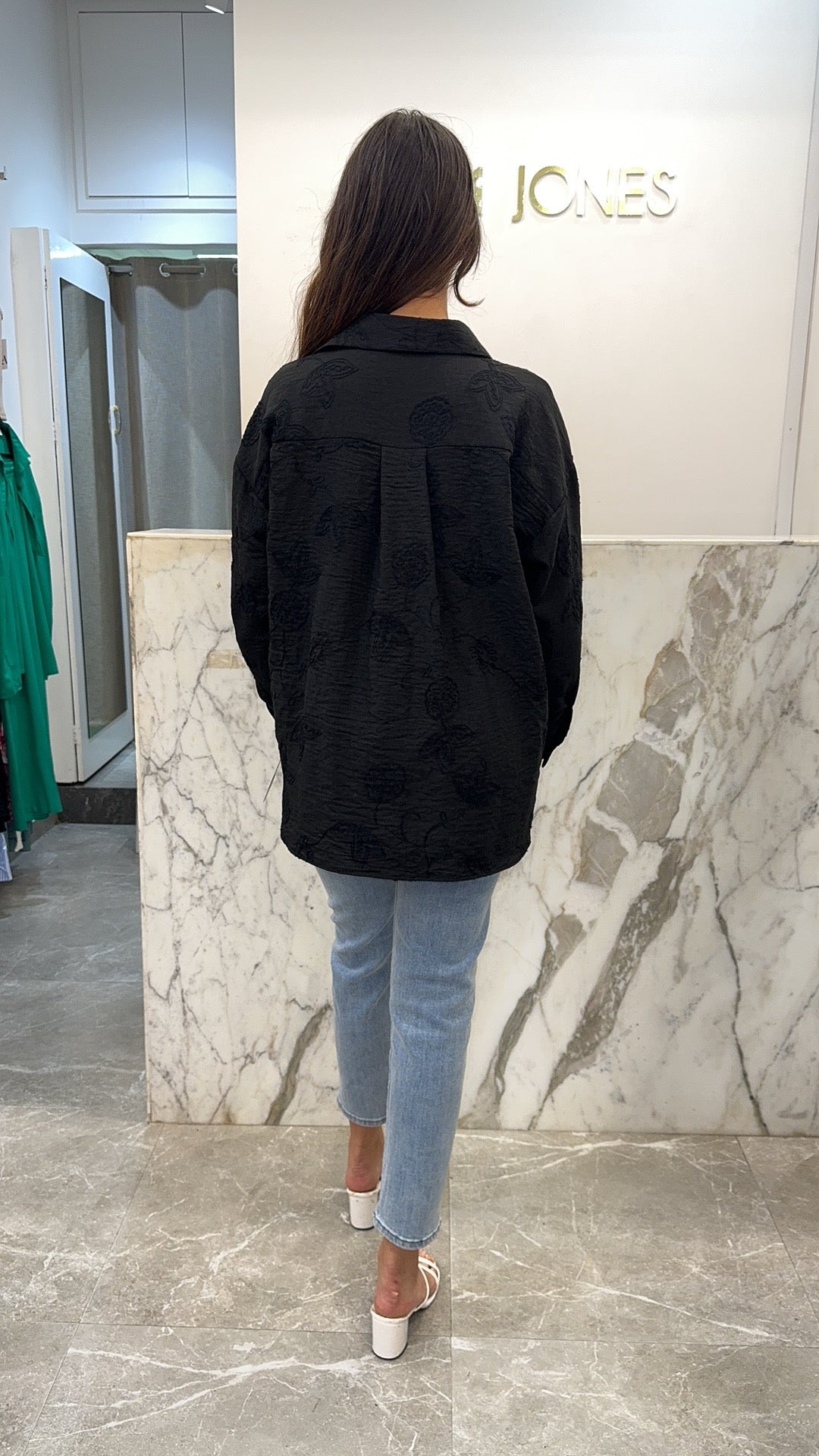 chemise lin brodée noire